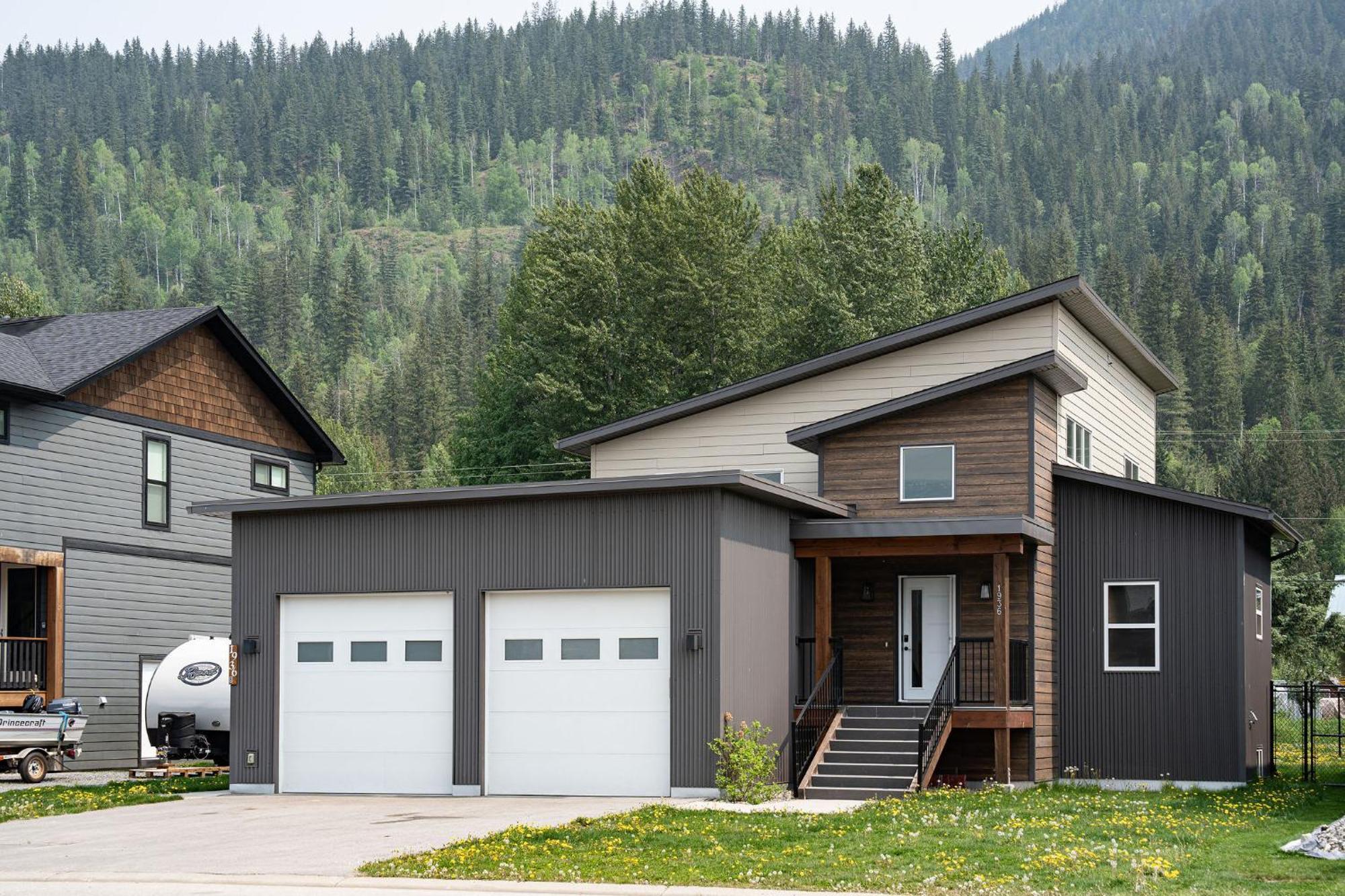 Mountain Dreams - Revelstoke Home Near Rmr Exterior foto